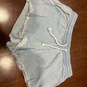 Women’s Light Blue Frayed Hem Shorts Size Small